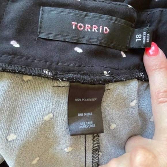 Torrid Black w White Pink Dots Dress Pants Wide Leg Belt Loops Side Pockets 18 - Picture 3 of 10